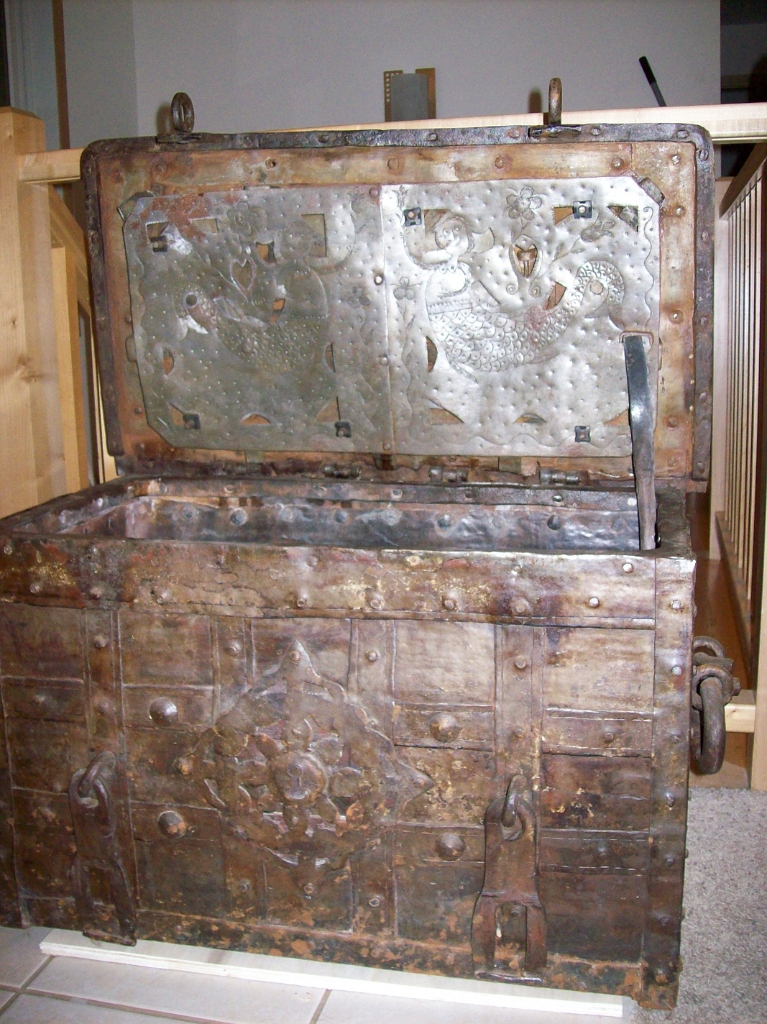 Boldt Chest2.JPG